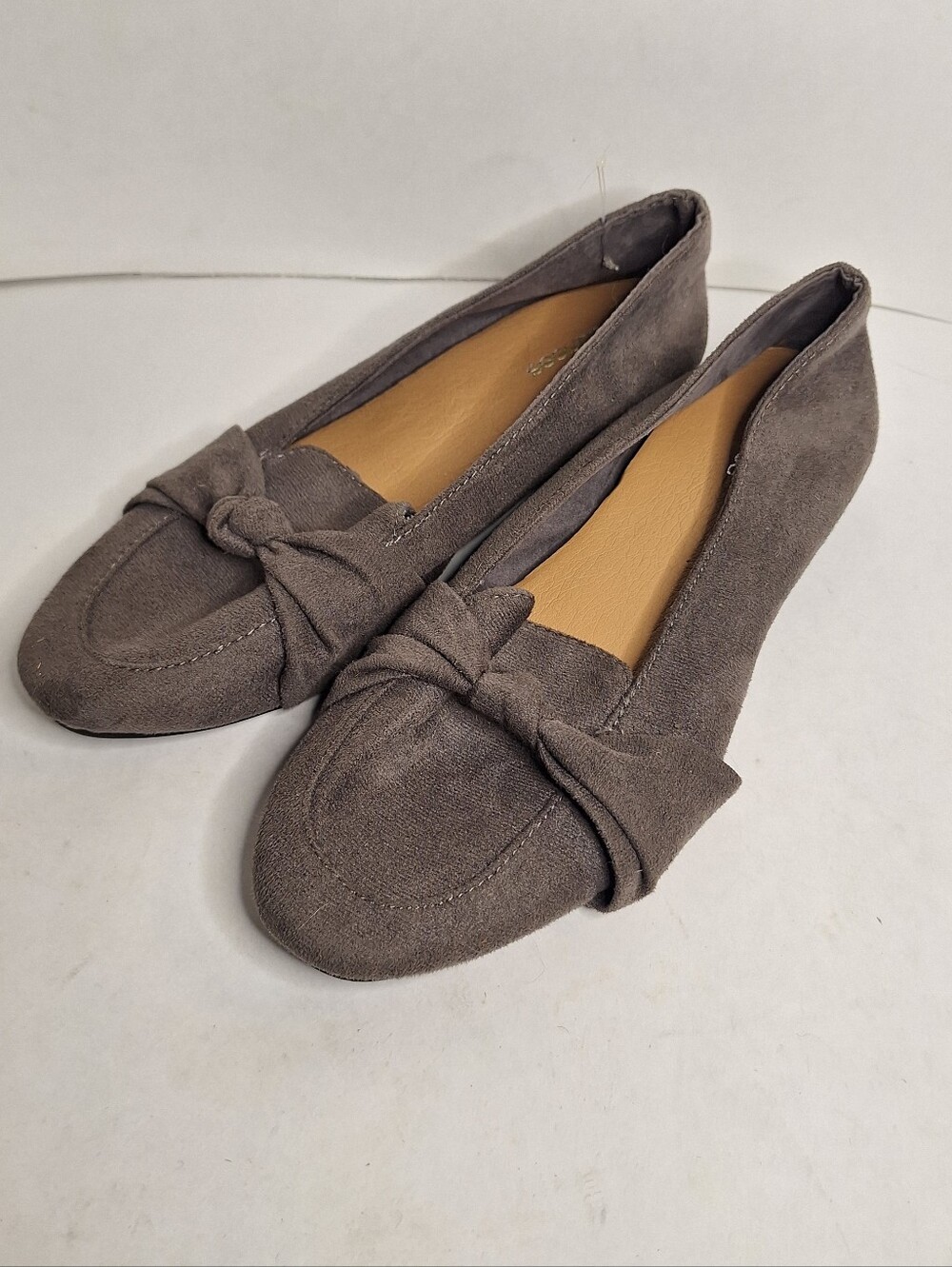 Maurice's Hillary Taupe Gray Faux Suede Slip On Loafers Size 7 M With Bow